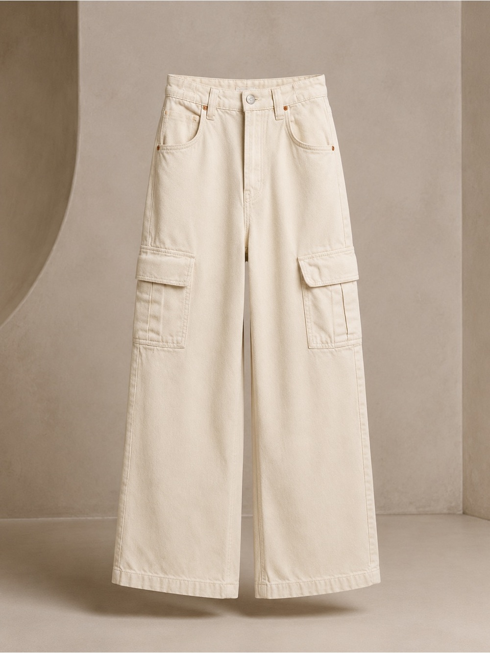 Bershka Cream High Rise Wide Leg Cargo Jeans Women's Size 2